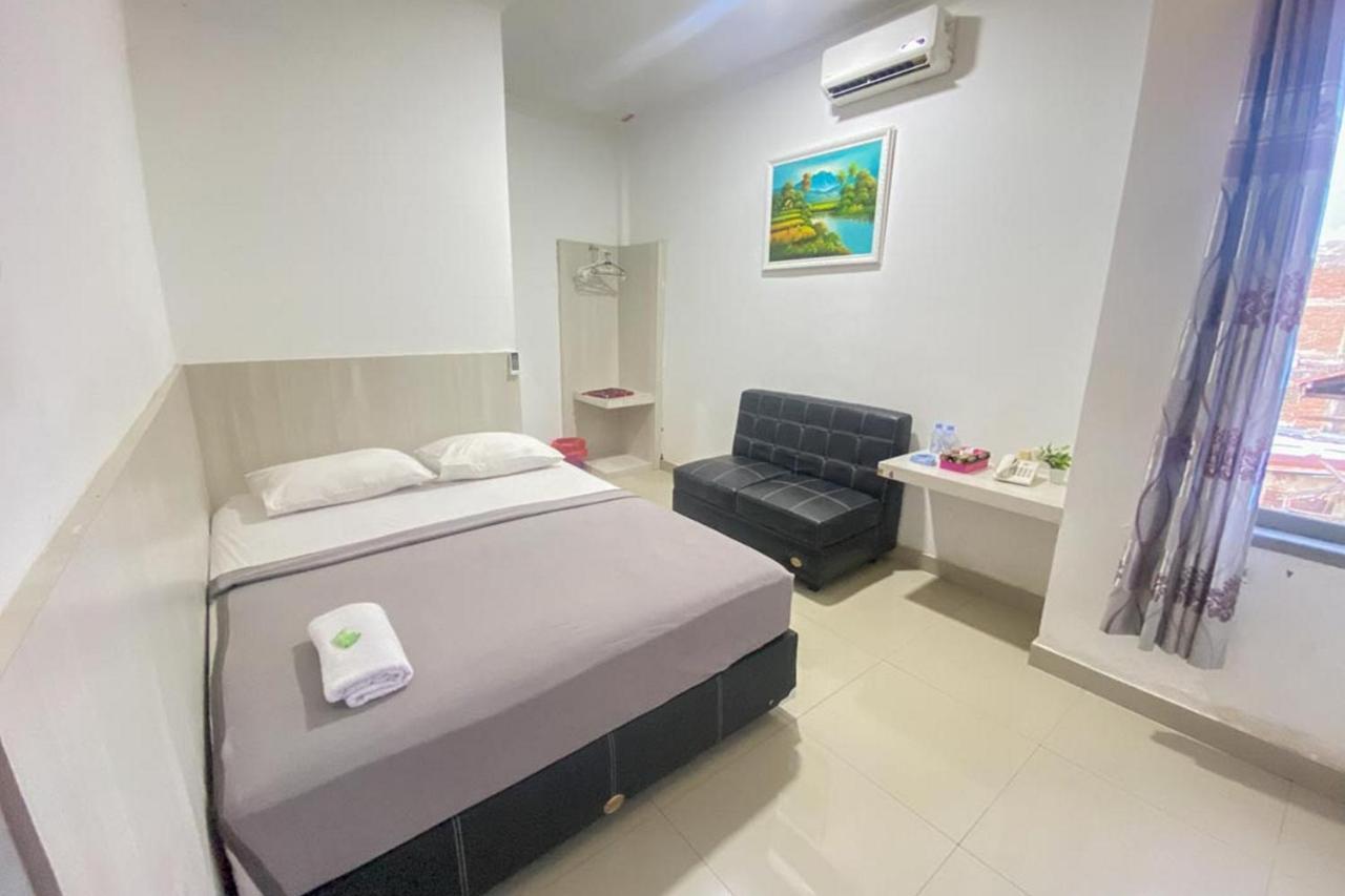 Hotel Giga Sidrap Rappang ภายนอก รูปภาพ